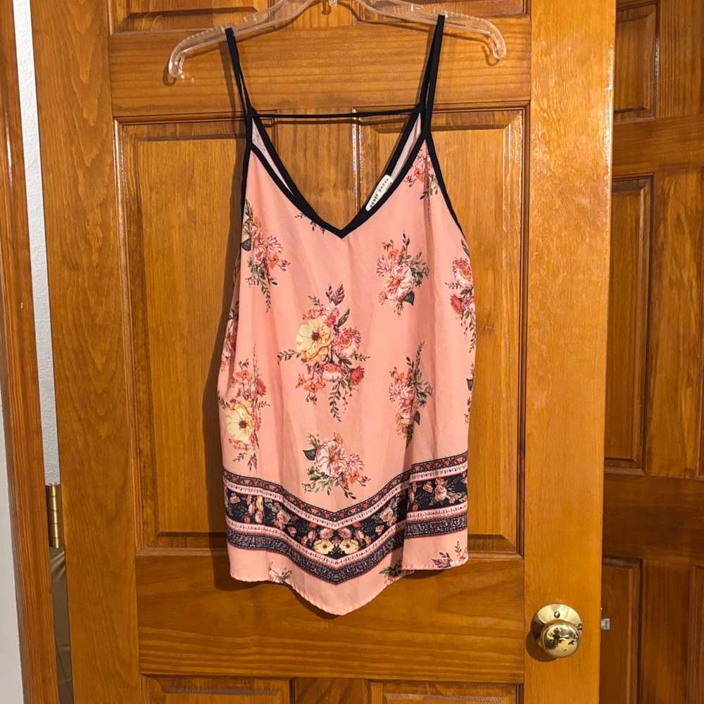Floral Peach Camisole with Black Trim❤️